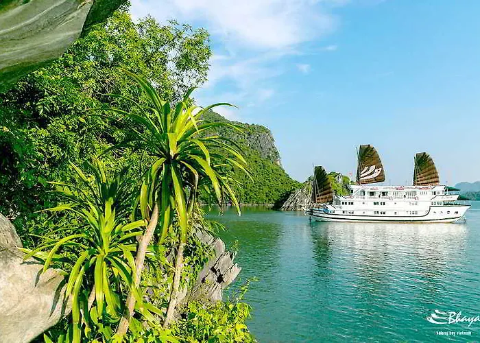 Bhaya Classic Cruises Hotel 4*