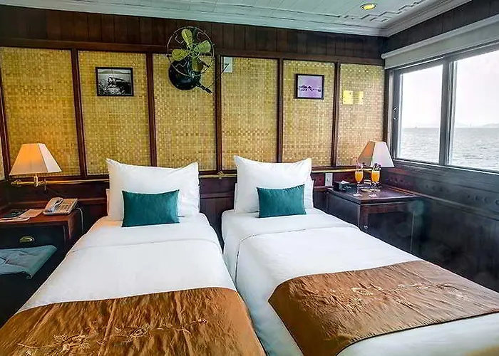 Bhaya Classic Cruises 4* Ha Long