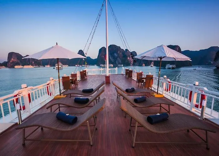 Bhaya Classic Cruises Hotel