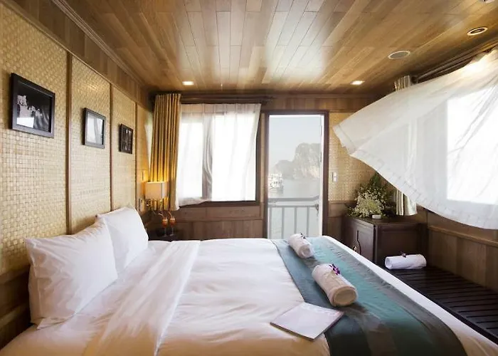 Hotel Bhaya Classic Cruises
