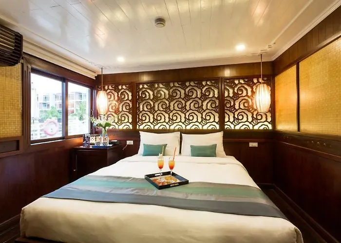 Bhaya Classic Cruises Ha Long